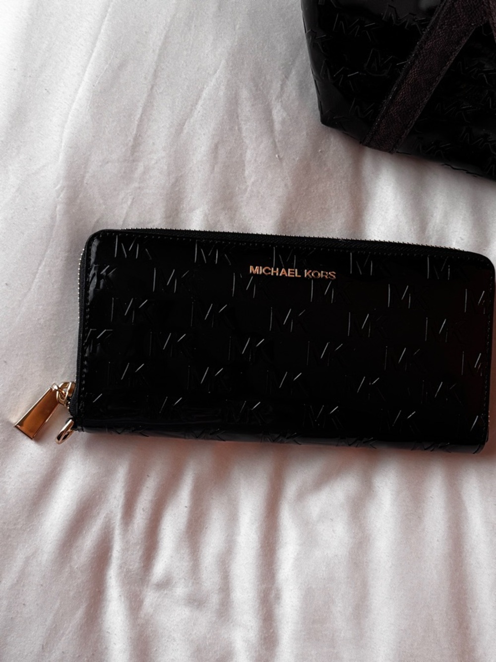 Michael Kors Black Small Tote with Matching Wallet - Picture 5 of 9